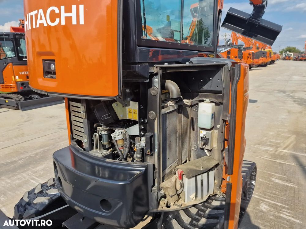 Hitachi 2,7t, CUPLA RAPIDA cu INCLINARE CUPE, 2021, 627h, cupe 400mm, 600mm, taluz NOI, senile 80% bune, inst picon, latime 1,5m, Ad sapare 3m, ridica 1,5t, motor 21CP, Produs in JAPONIA, posiblitate leasing 4 ani, CA NOU-PROMOTIE 32.900 EUR+Tva - 18