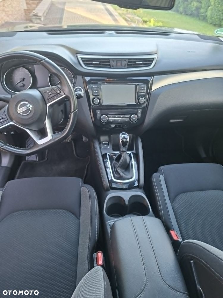 Nissan Qashqai 1.3 DIG-T N-Connecta DCT - 21