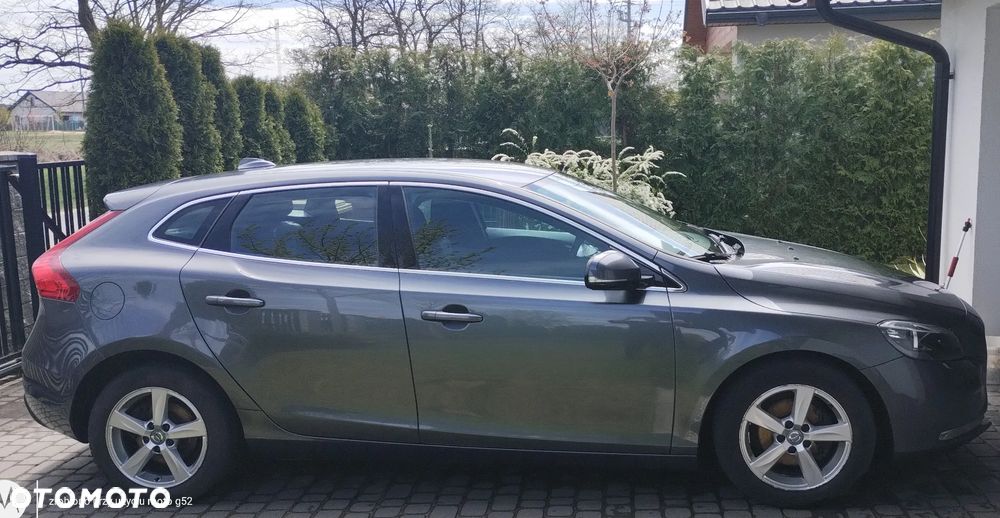 Volvo V40 D2 Momentum - 1