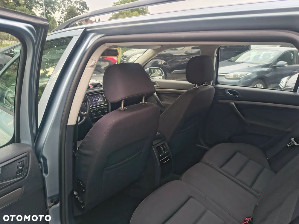 Skoda Octavia 2.0 TDI DPF Elegance - 17