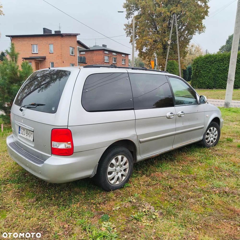 Kia Carnival 2005 photo 2