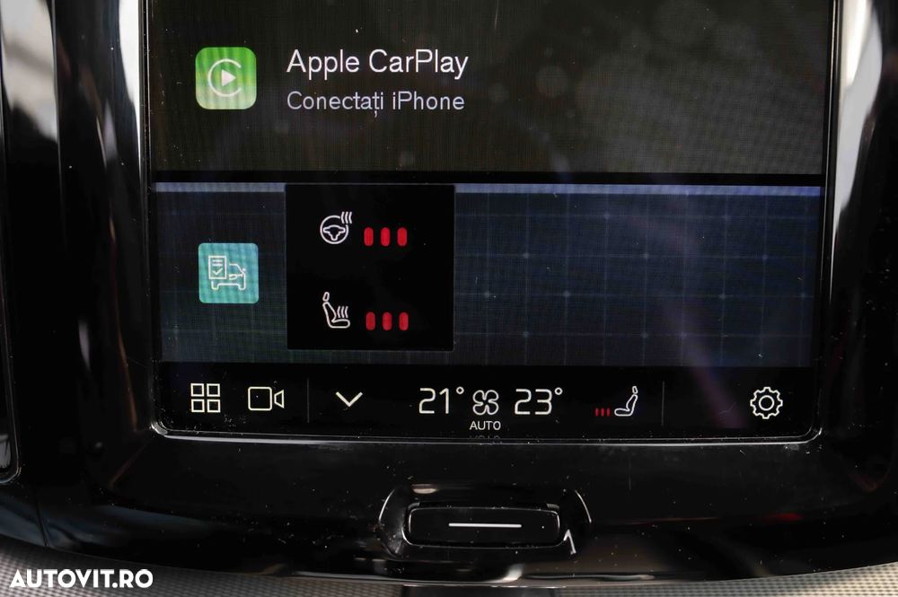 Volvo XC 60 B4 MHEV AT AWD Plus Dark - 35