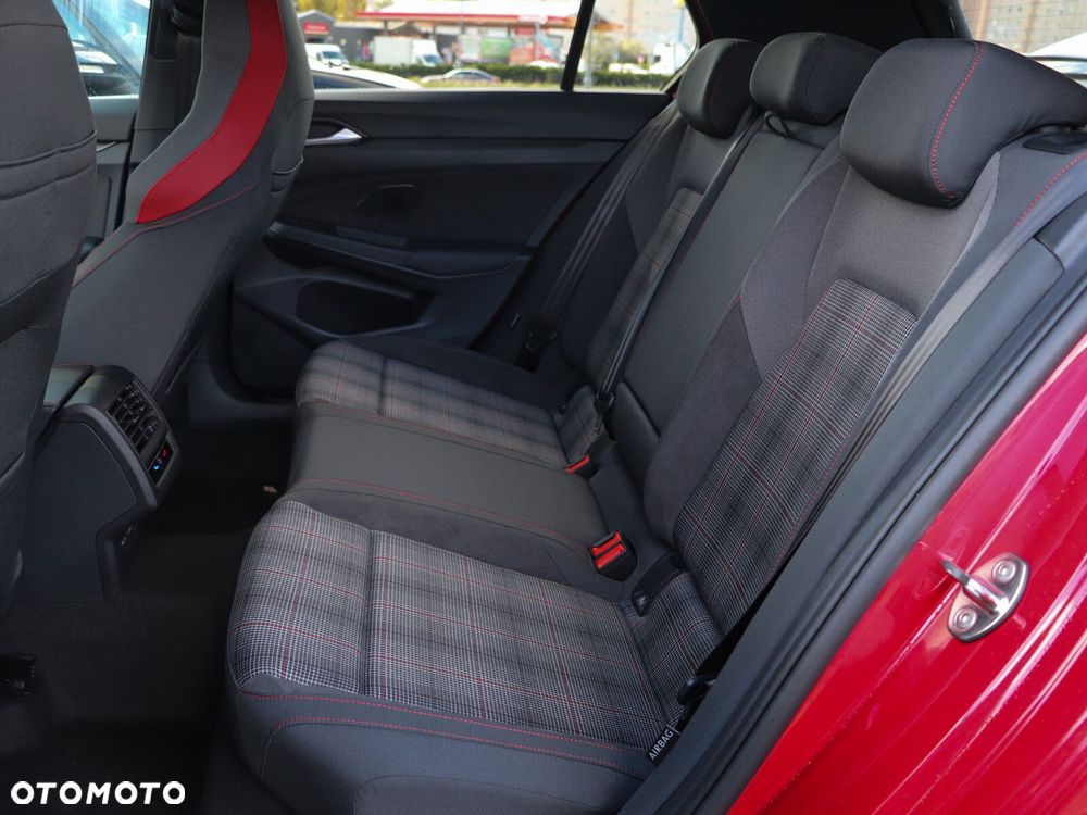 Volkswagen Golf - 13