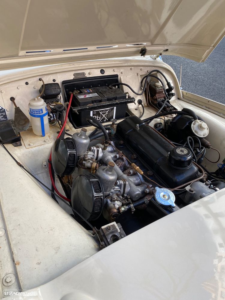 Triumph TR2 - 3