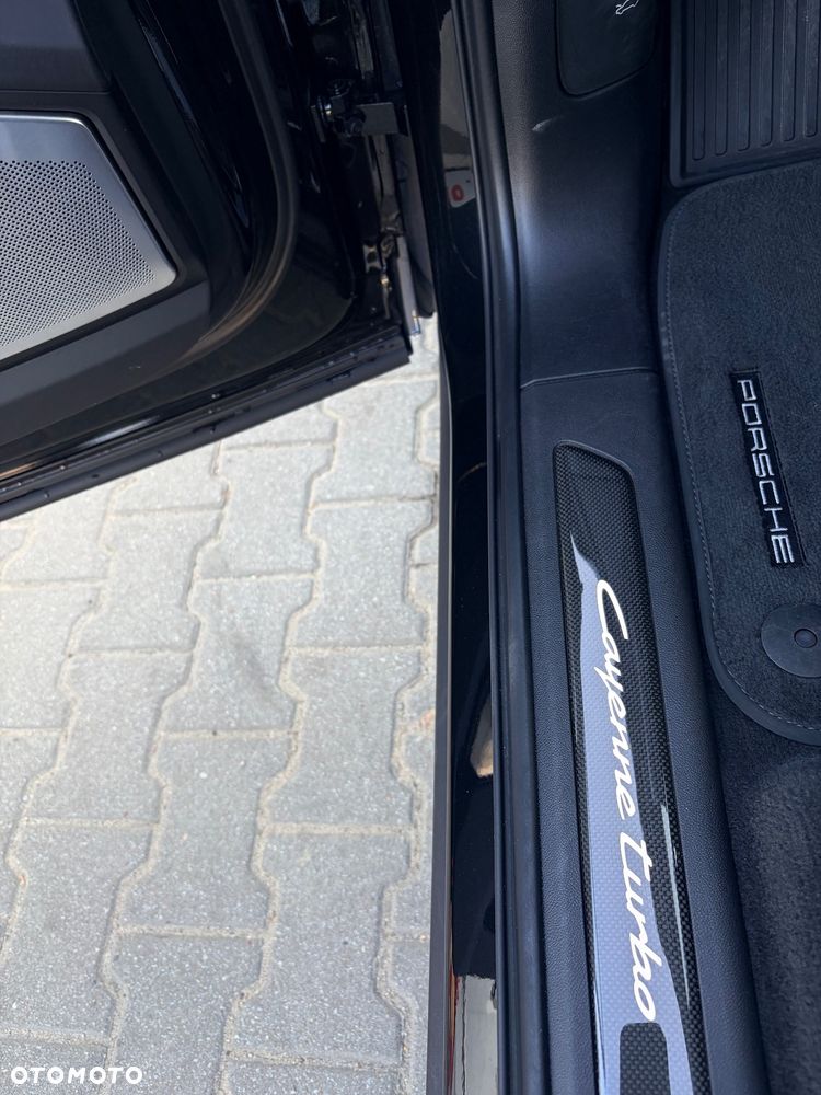 Porsche Cayenne Turbo E-Hybrid PHEV GT - 13