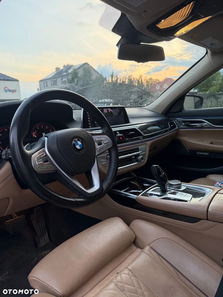 BMW Seria 7 750Li Edition Exclusive - 9