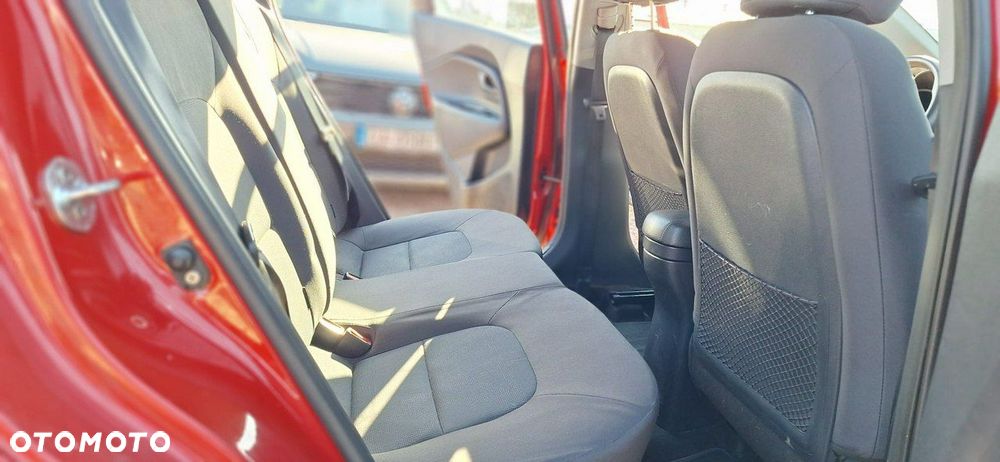 Kia Rio - 13