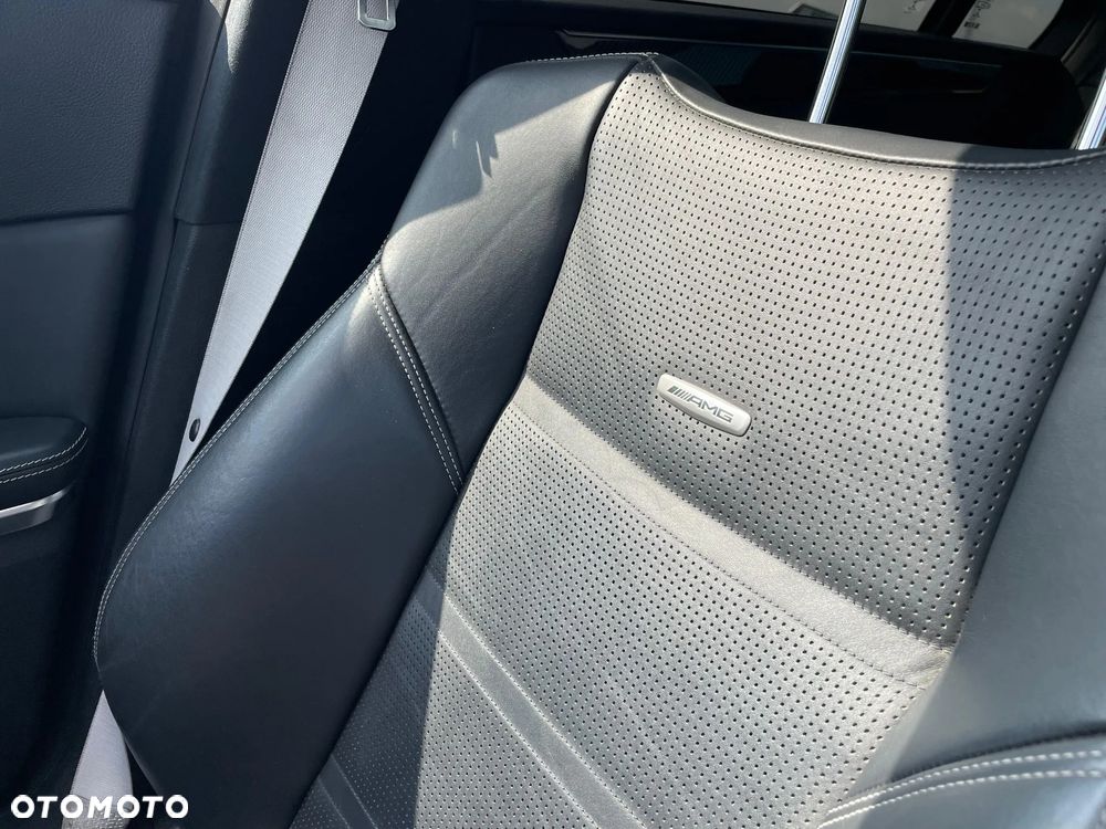 Mercedes-Benz Klasa E 63 AMG S 4-Matic - 24