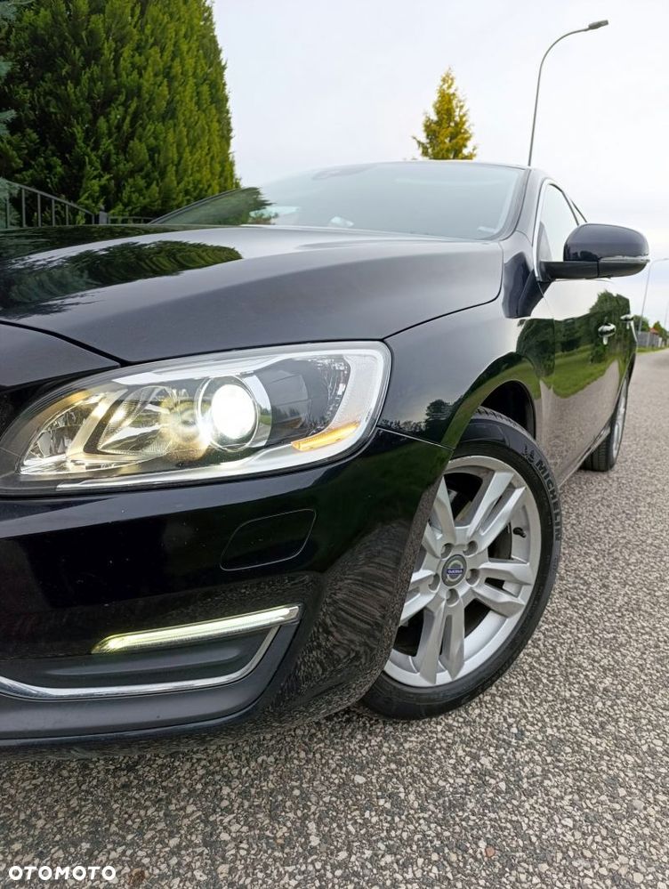 Volvo V60 D3 Summum - 1