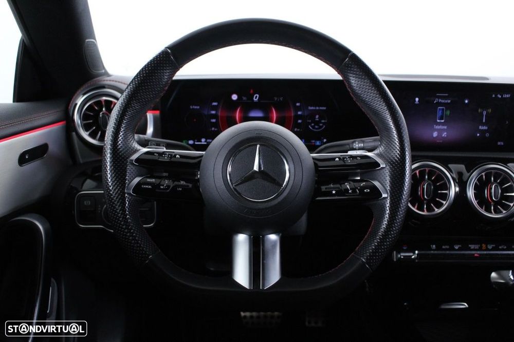 Mercedes-Benz CLA 180 d Shooting Brake AMG Line Aut. - 19