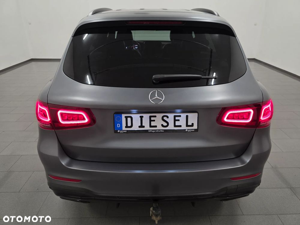 Mercedes-Benz GLC 220 d 4Matic 9G-TRONIC AMG Line Plus - 37