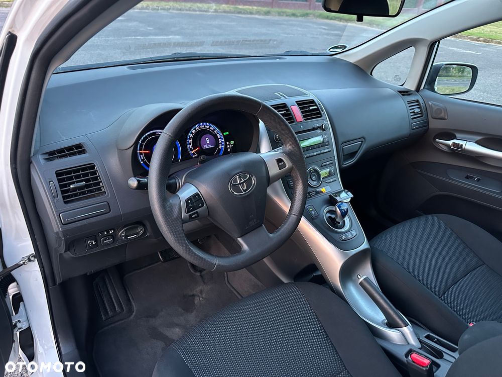 Toyota Auris Hybrid 135 Prestige - 19