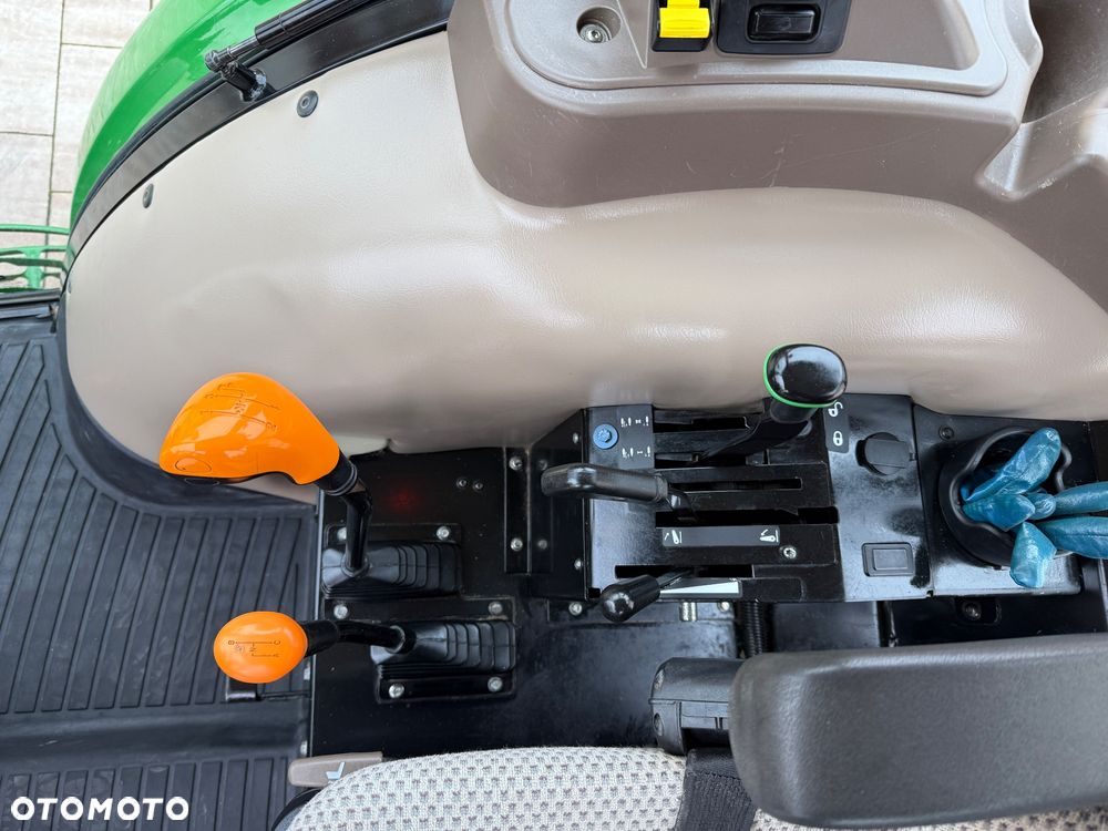 John Deere 5065 E - 12