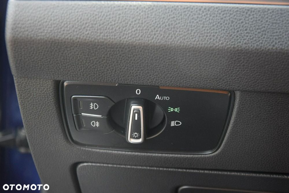 Volkswagen Passat - 36