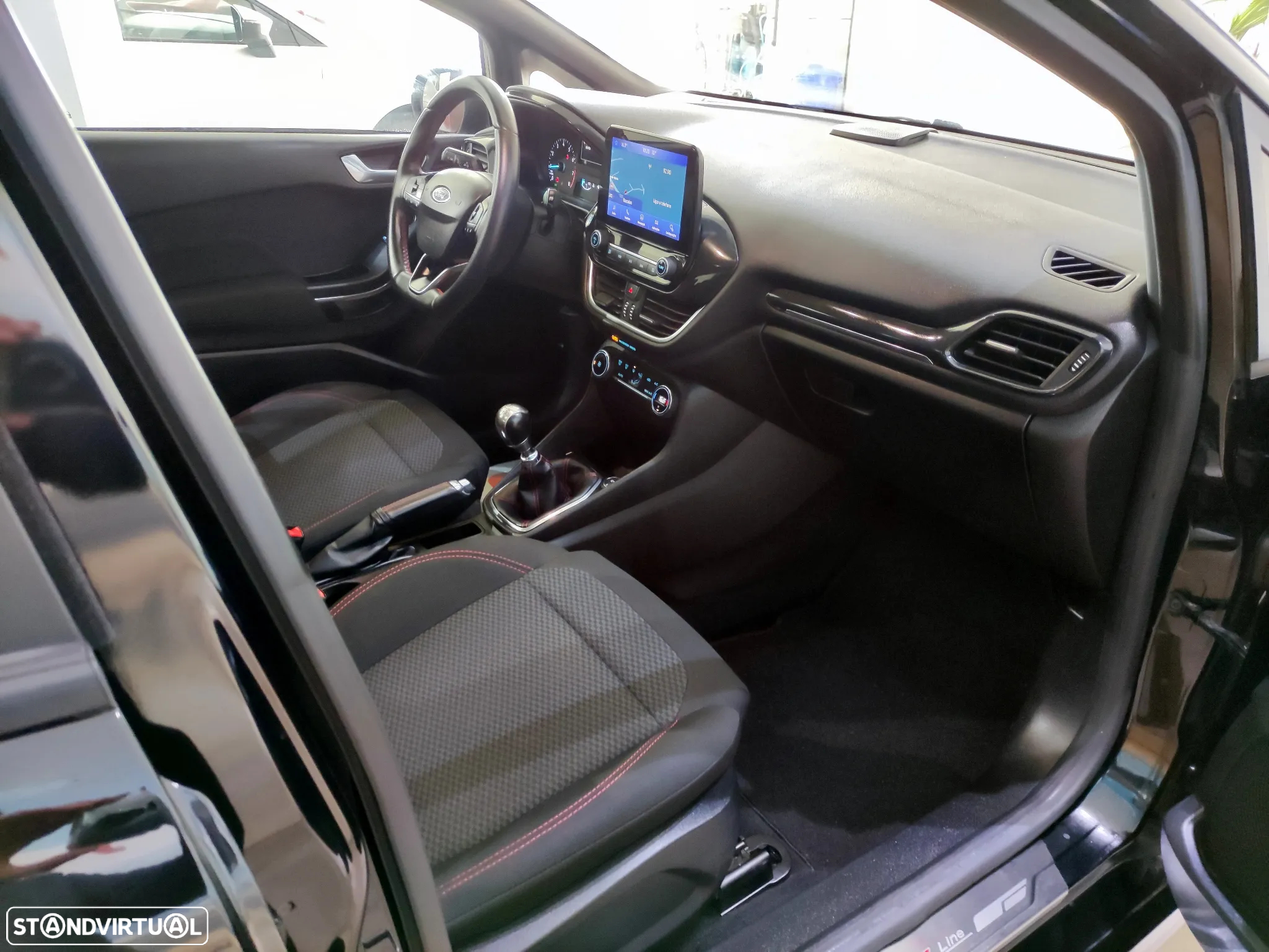 Ford Fiesta 1.0 EcoBoost ST-Line - 25