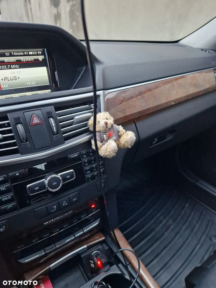 Mercedes-Benz Klasa E 220 CDI DPF BlueEFFICIENCY 7G-TRONIC Elegance - 5