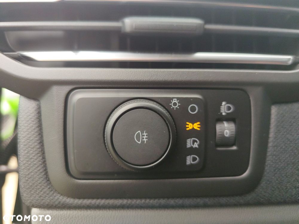 Ford Tourneo Custom - 26