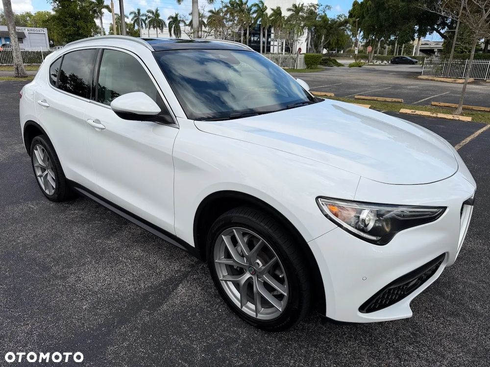 Alfa Romeo Stelvio 2.0 Turbo 16V AT8-Q4 Lusso Ti - 1