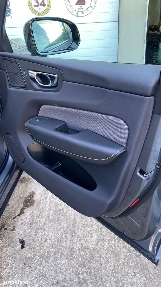 Volvo XC 60 T8 Twin Engine AWD R-Design - 2