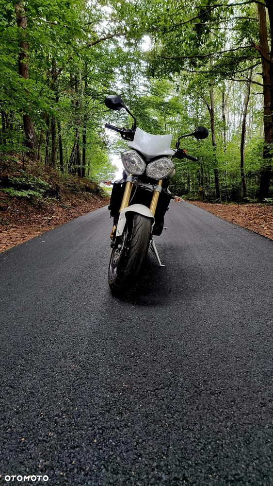 Triumph Street Triple - 4