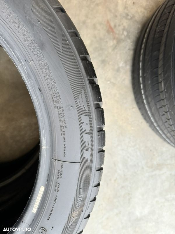 vând 2 anvelope 225/50/18 bridgestone de iarnă cu runflat ca noi - 6
