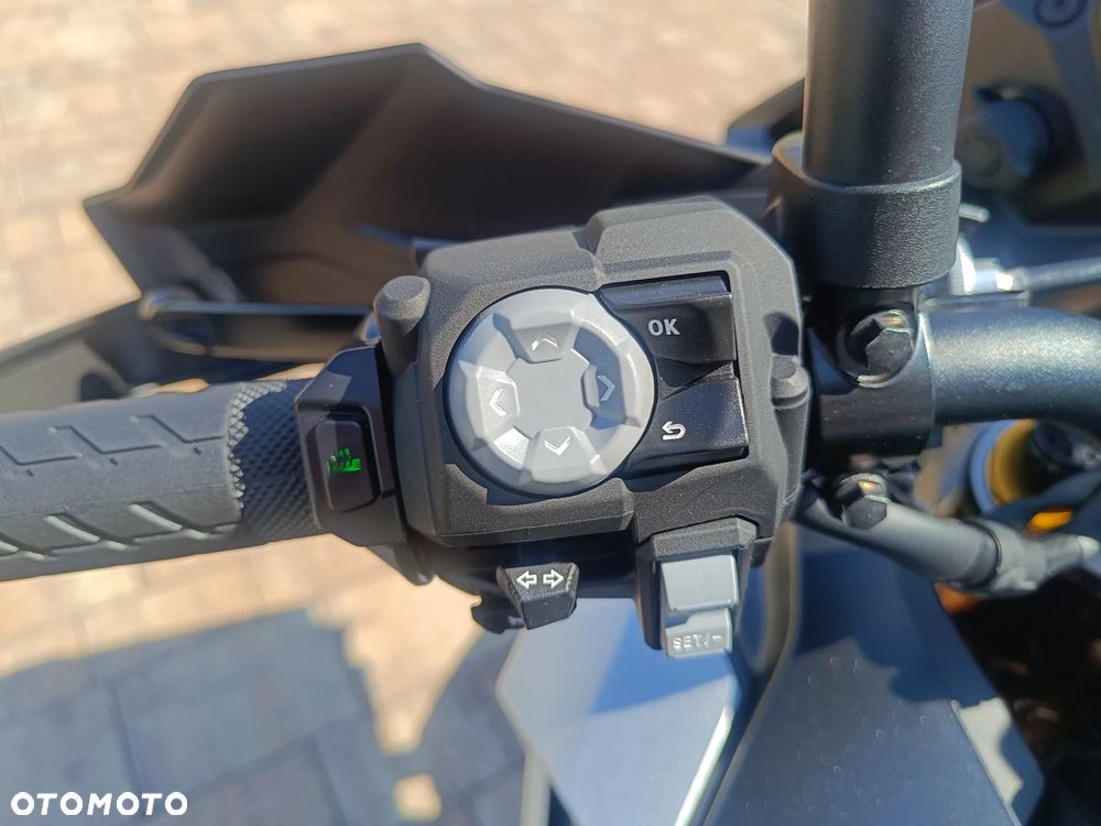 Suzuki GSX 1000 - 28