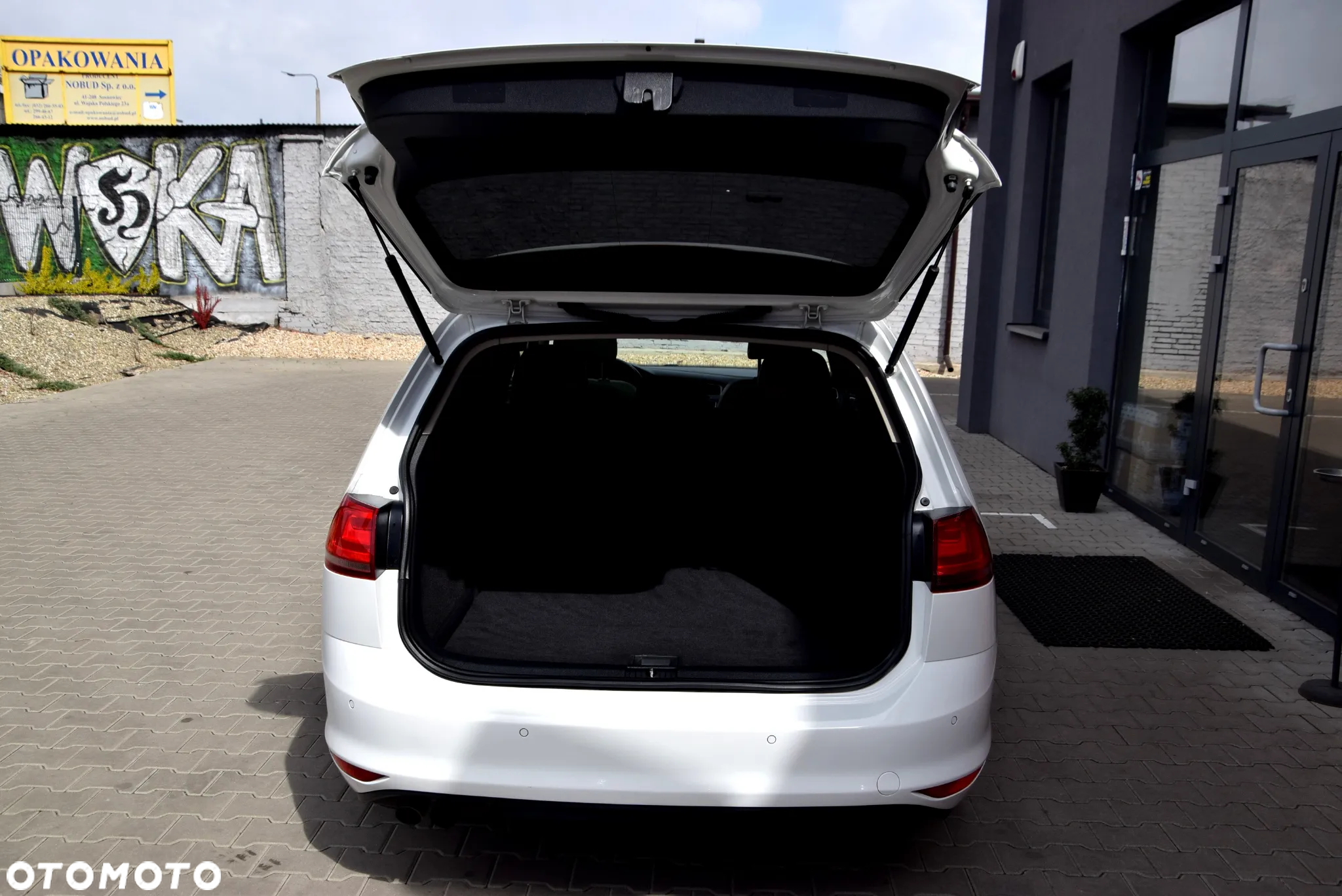 Volkswagen Golf - 10