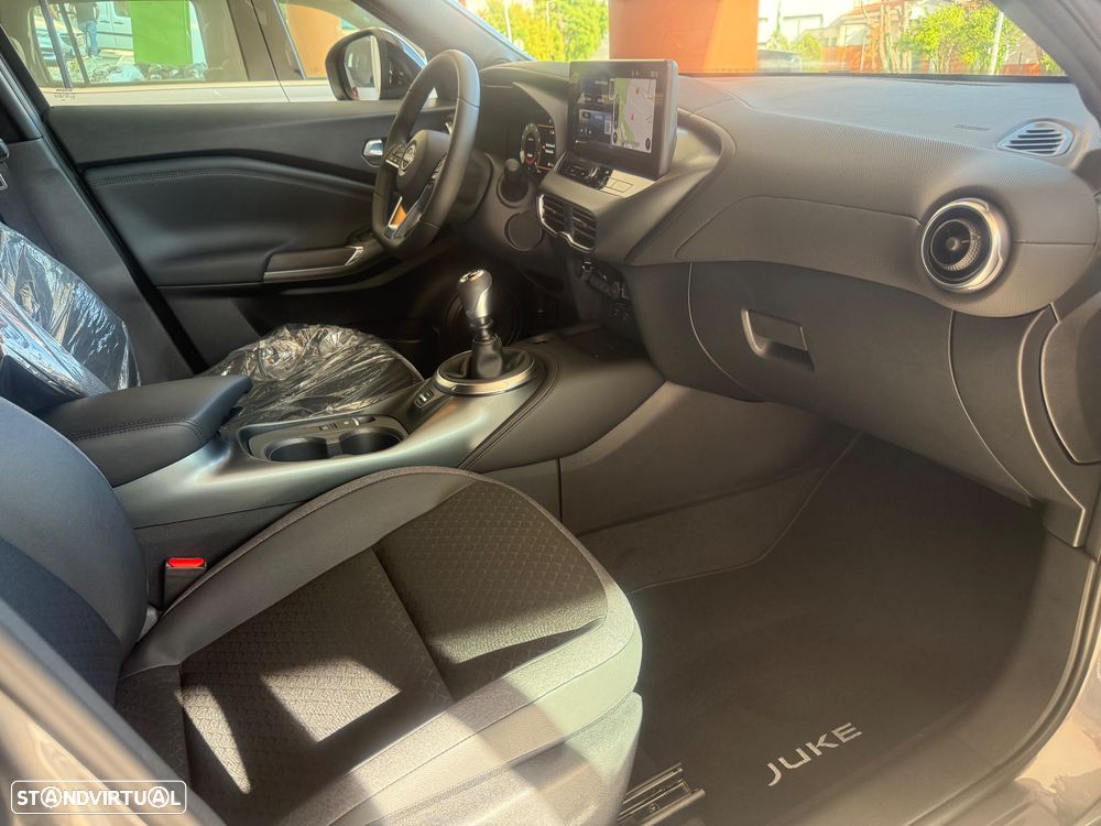 Nissan Juke 1.0 DIG-T N-Design C.Two Tone S. - 35