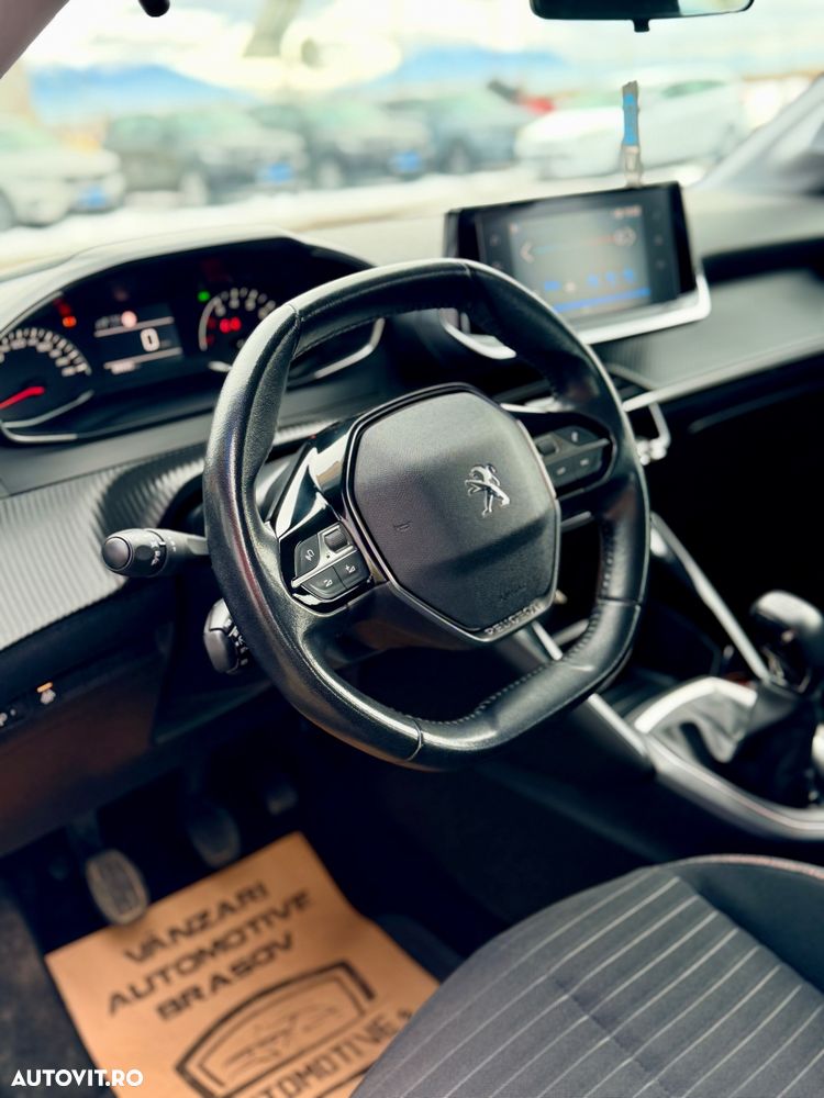 Peugeot 208 - 9