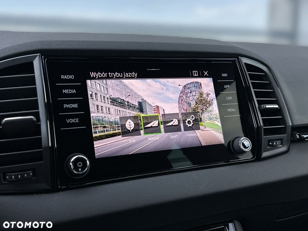 Skoda Karoq 1.5 TSI ACT Sportline DSG - 25
