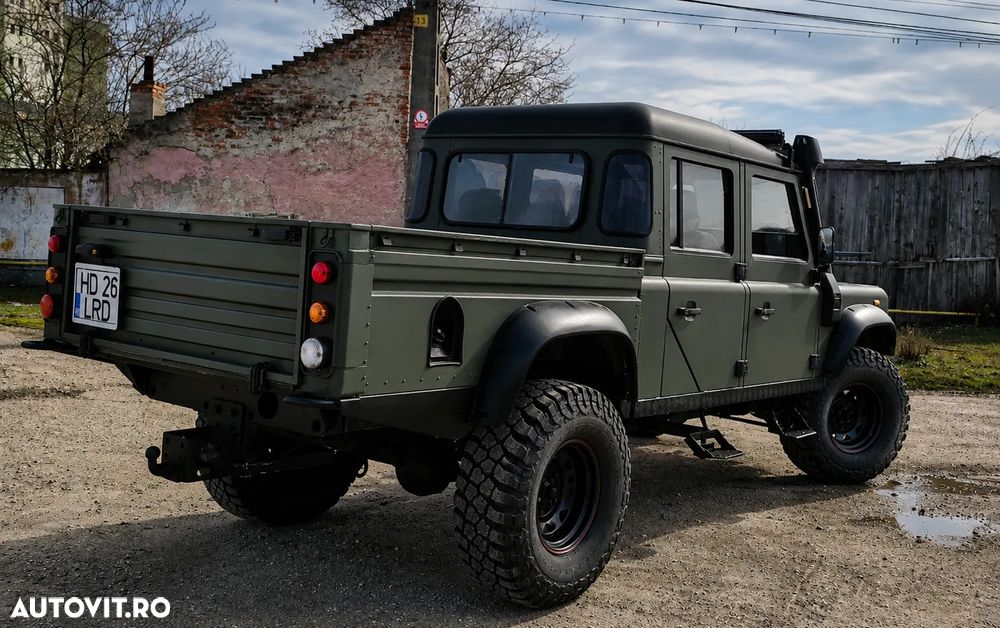 Land Rover Defender - 8