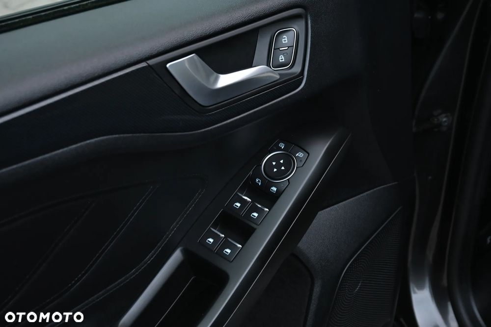 Ford Focus 1.5 EcoBoost ST-Line - 29