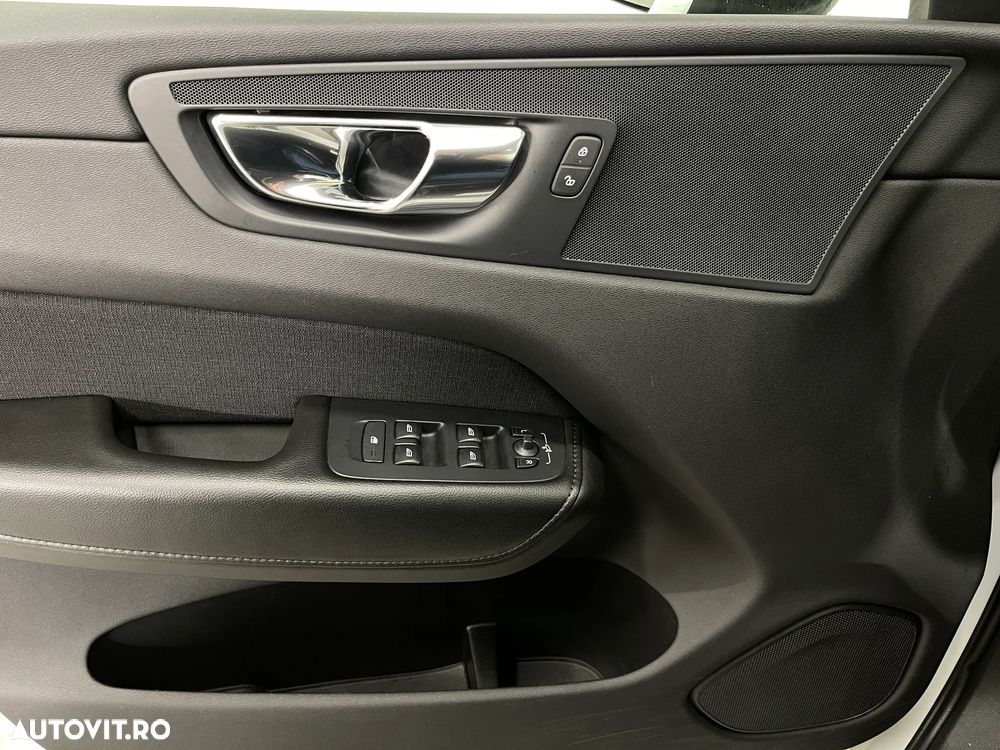 Volvo XC 60 D5 AWD Geartronic Momentum - 25