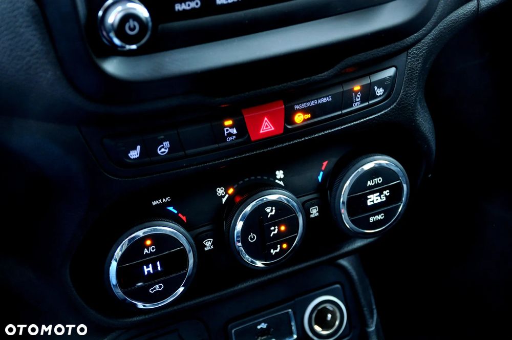 Jeep Renegade 1.4 MultiAir Night Eagle - 35