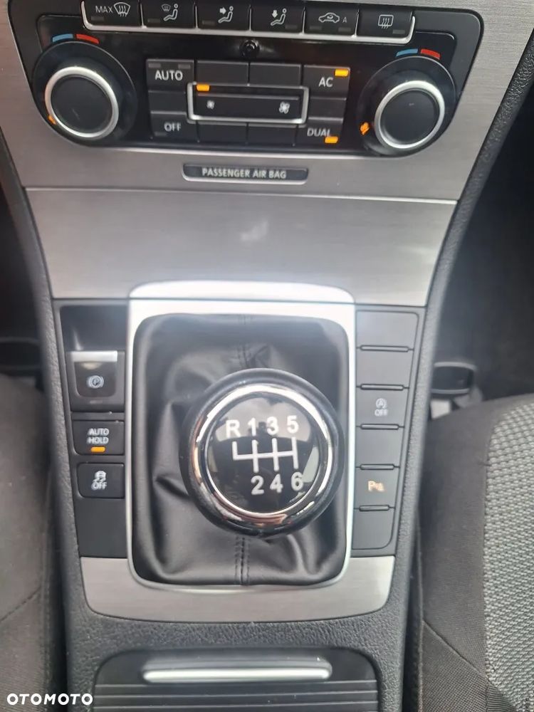 Volkswagen Passat 1.4 TSI BMT Comfortline - 16