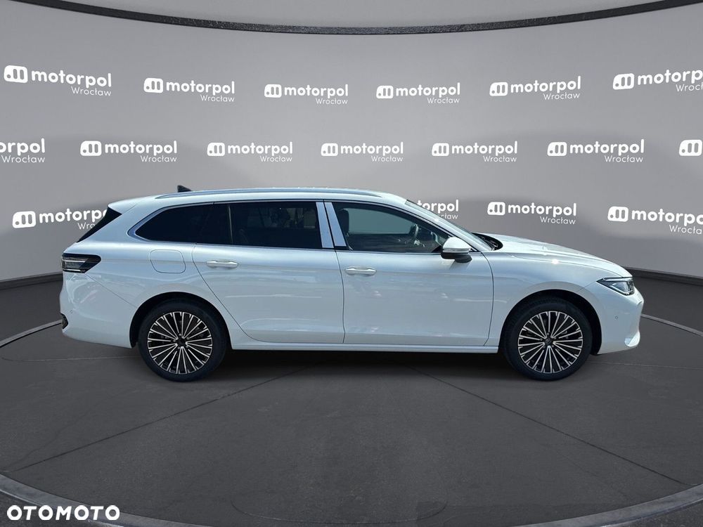 Volkswagen Passat Variant - 11
