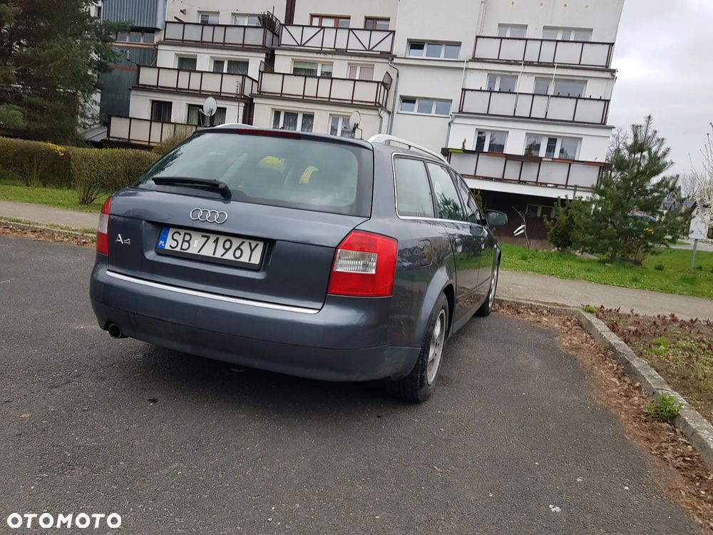 Audi A4 Avant - 4