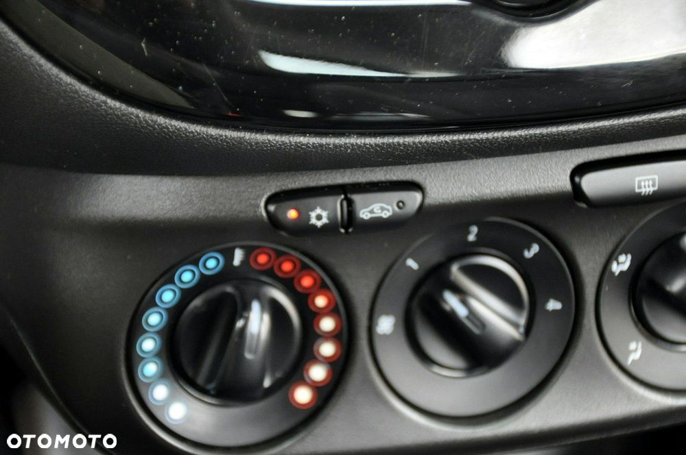 Opel Corsa - 33