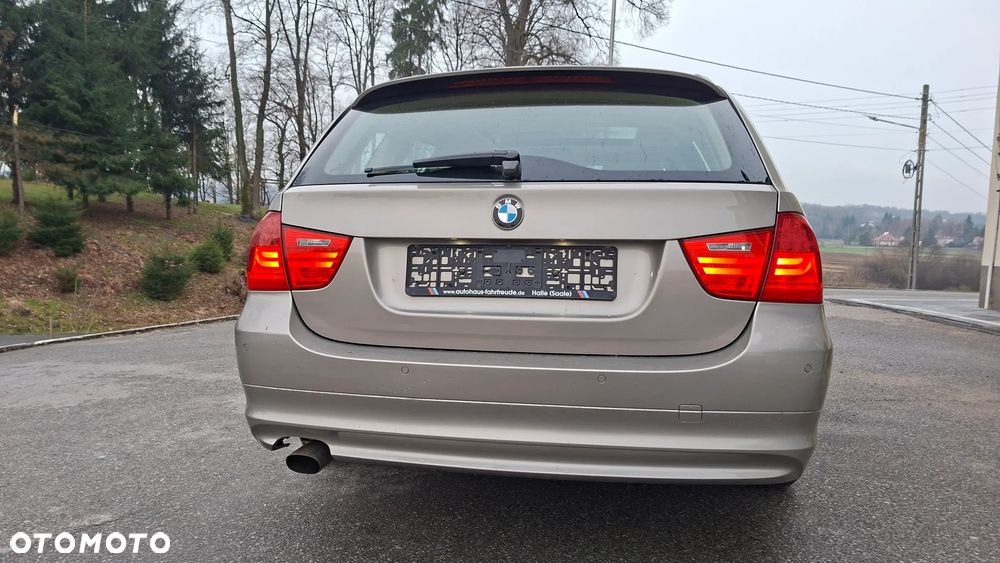 BMW Seria 3 318i Edition Exclusive - 31