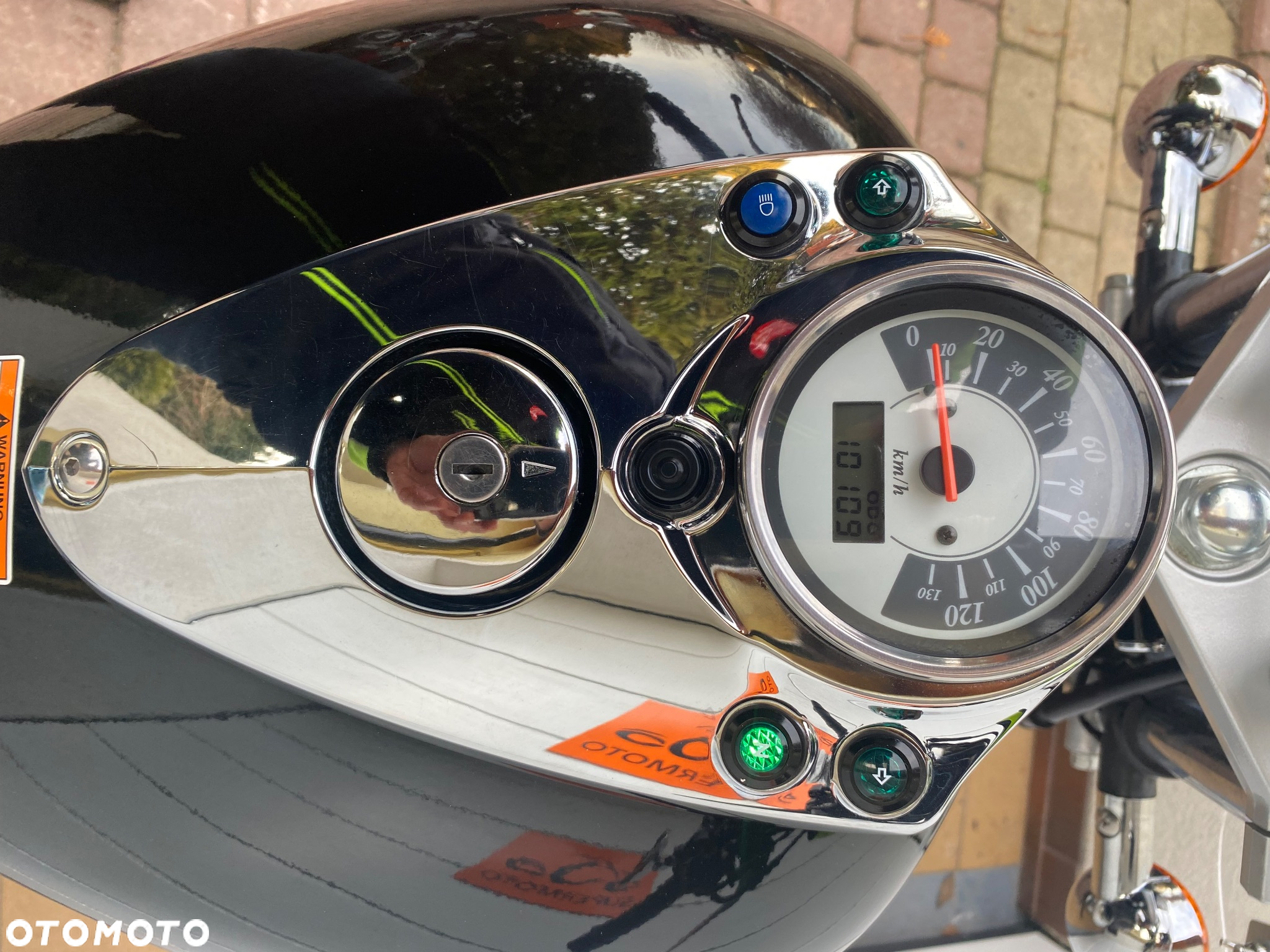 Suzuki Intruder - 8