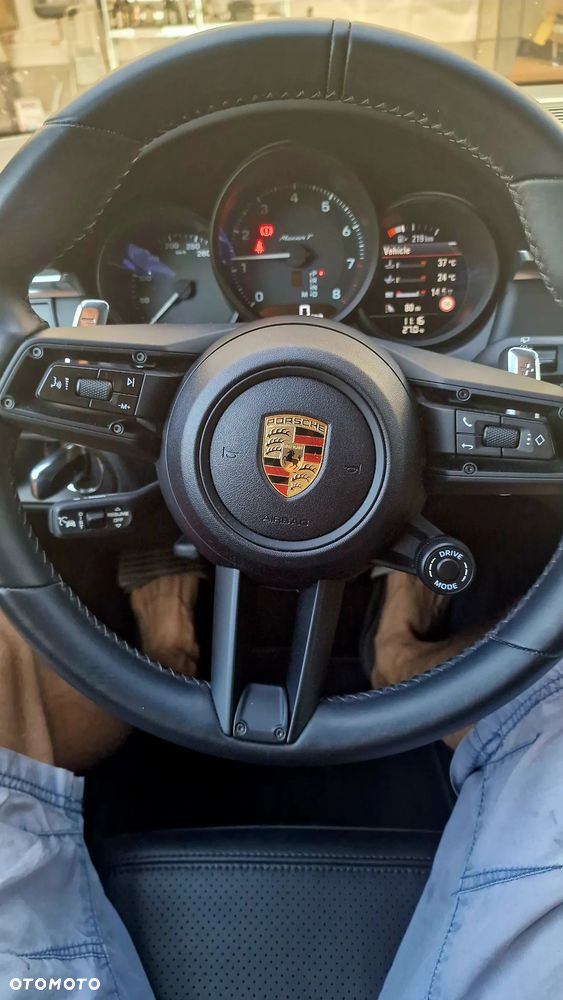 Porsche Macan T - 14