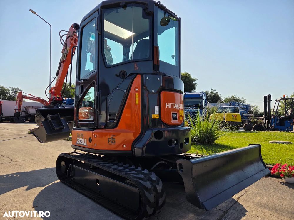Hitachi 3,7tone, 2023, 737h, FULL OPTION, Cupla rapida HIDRAULICA, 2 cupe excavare NOI, cupa TALUZ INCLINABILA NOUA, senile cauciuc NOI, latime 1,5m, adancime sapare 4m, inst picon pe brate, ridica 2t, Aer cond, posibil leaasing 4 ani-PROMOTIE 38.900 eur+Tva - 3
