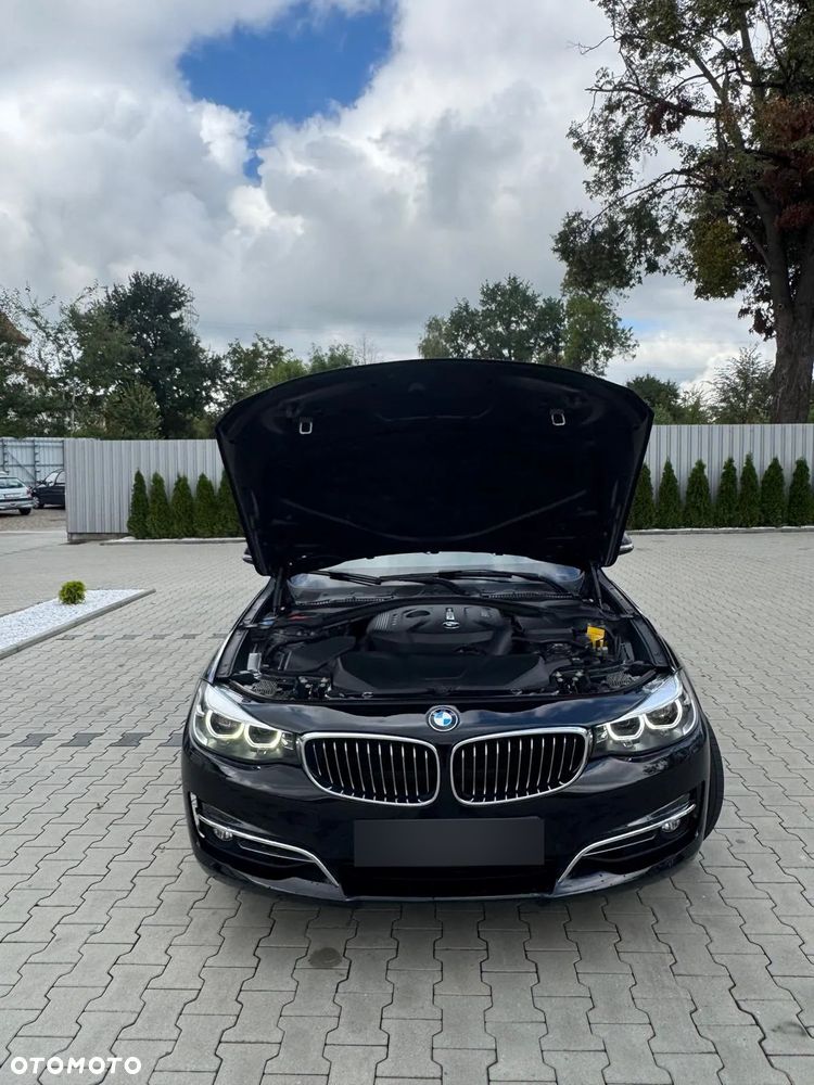 BMW 3GT 330i xDrive - 11
