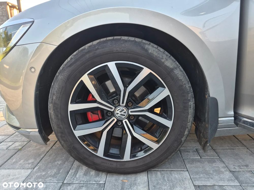 Volkswagen Passat 2.0 TDI SCR 4Mot DSG Highline - 27
