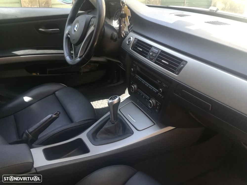 BMW 320 d Exclusive - 15