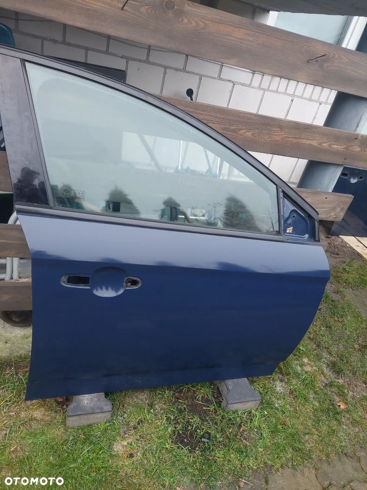 Drzwi prawe przednie Ford Mondeo MK4 kod lakieru A8 - 1
