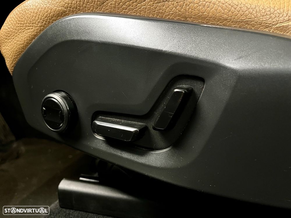 Volvo XC 60 2.0 T8 PHEV Momentum Plus AWD - 20