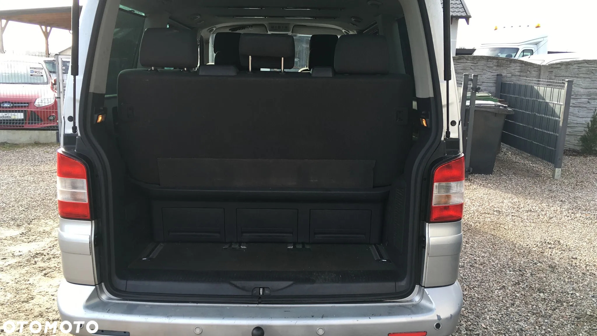 Volkswagen Multivan - 2