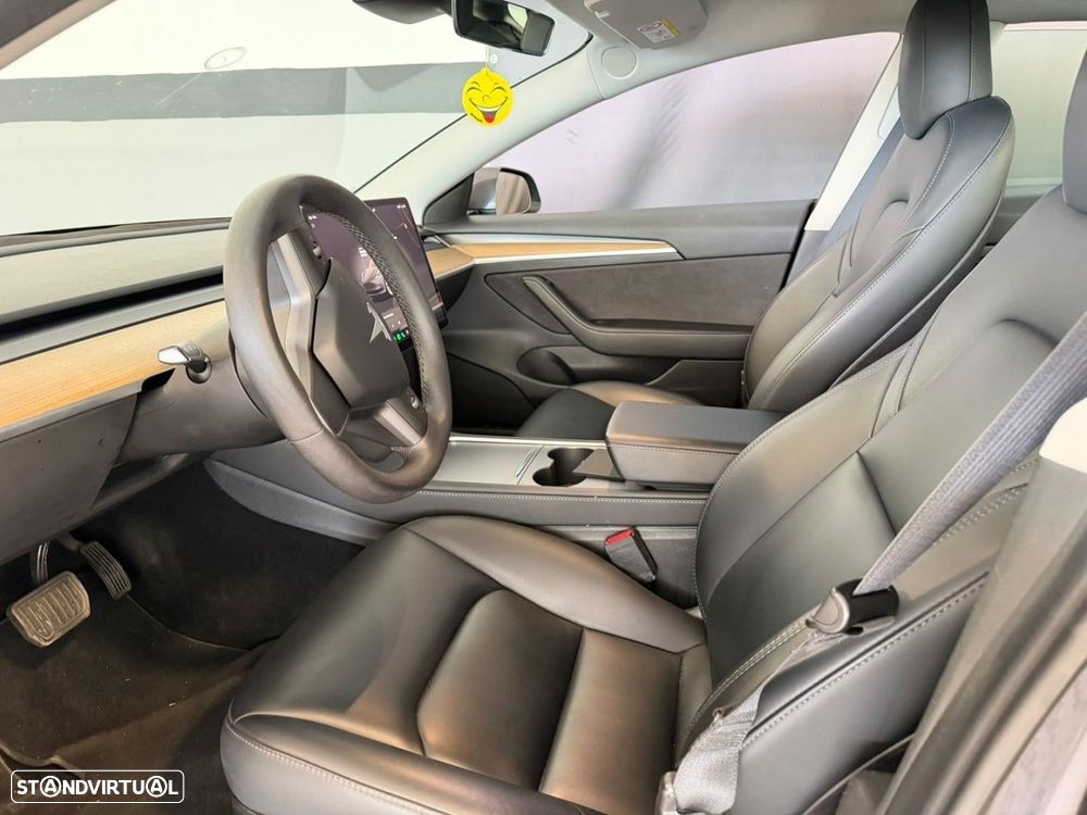 Tesla Model 3 Standard Range Plus RWD — fotografia 10