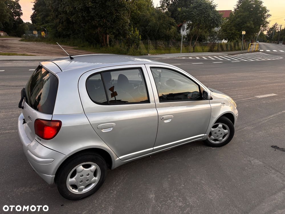 Toyota Yaris 1.0 Pak1 - 2